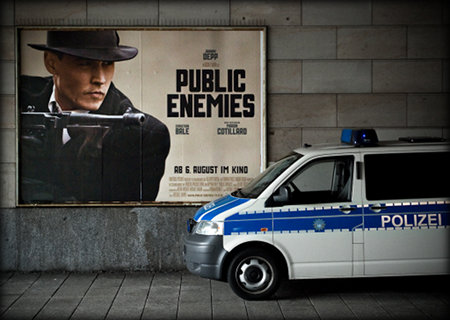 Wallpaper: Public Enemies vs Polizei