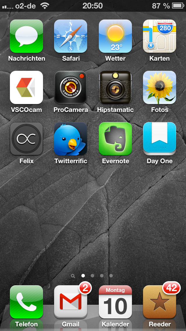 iPhone iOS6 Homescreen