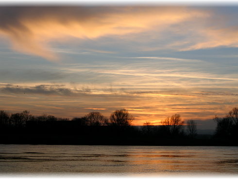 Sonnenuntergang an der Elbe